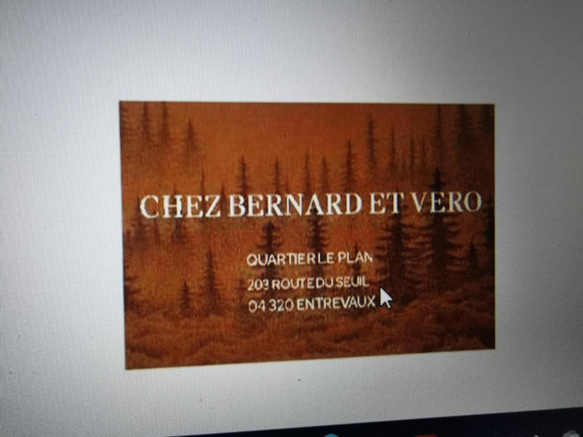 Chez Vero Et Bernard Entrevaux Esterno foto